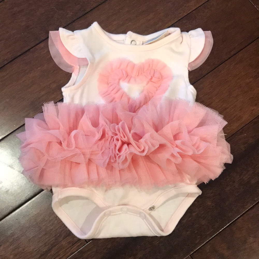 Newborn 0-7lbs.  Onesie with attached tutu